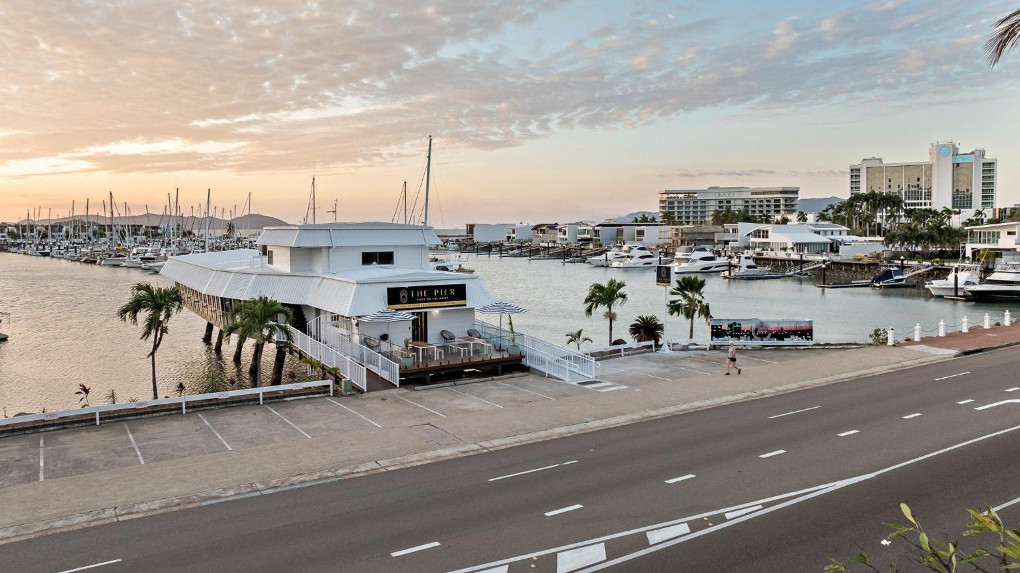 The Pier Pods On The Water- 50M From Townsville Bus Terminal And Ferry Terminal- Passport Id Requried Екстер'єр фото